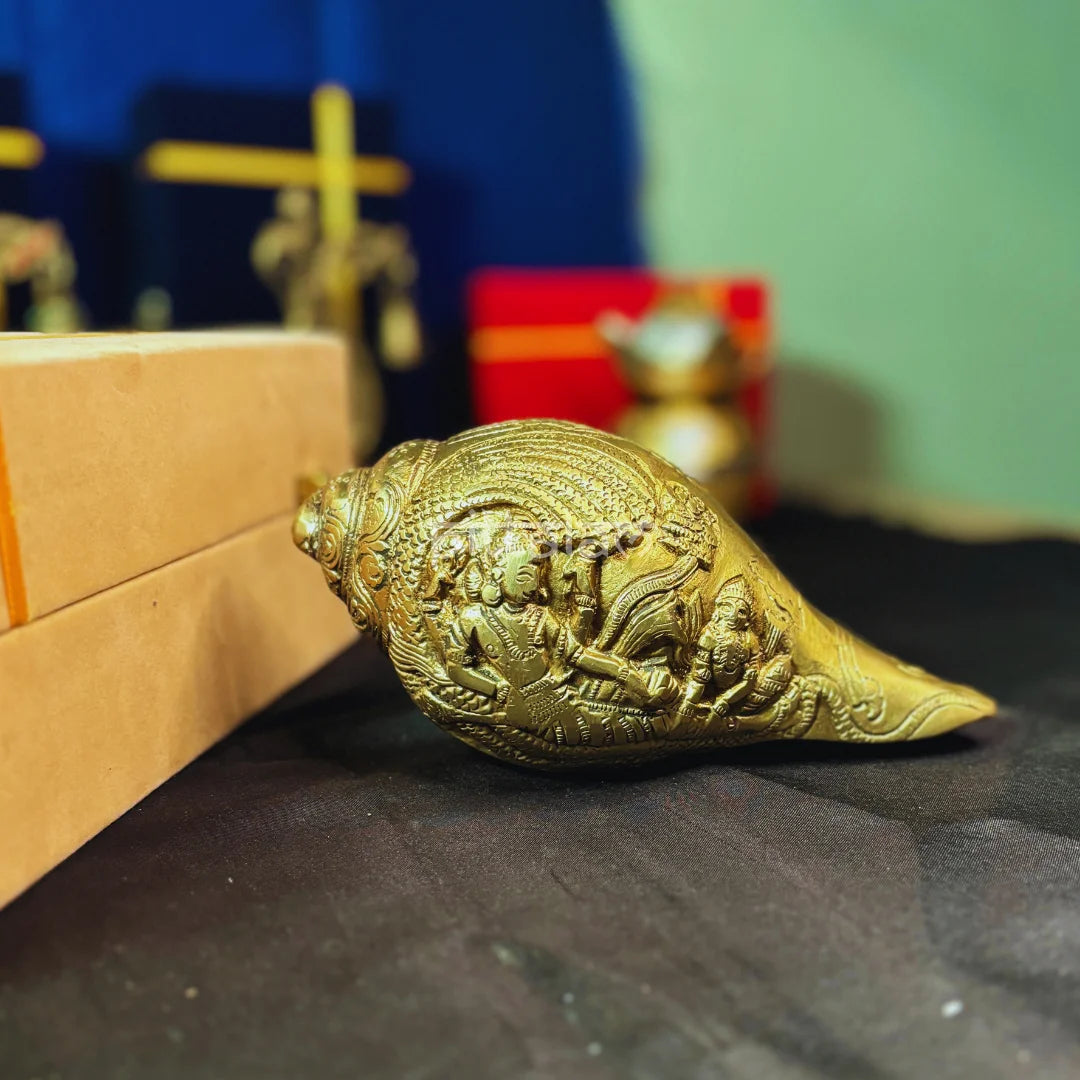 PITTALAM Brass Shankh - God Vishnu With Goddess Lakshmi - Divine Harmony