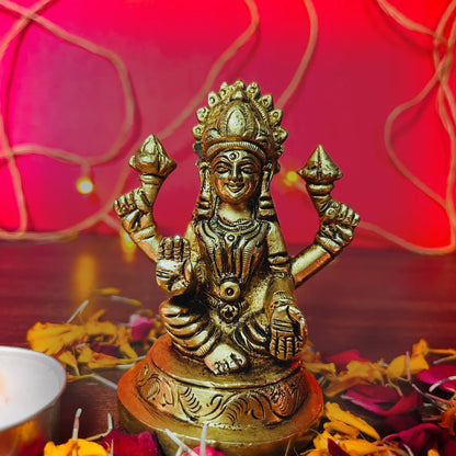 PITTALAM Brass Goddess Lakshmi Idol - Graceful and Compact